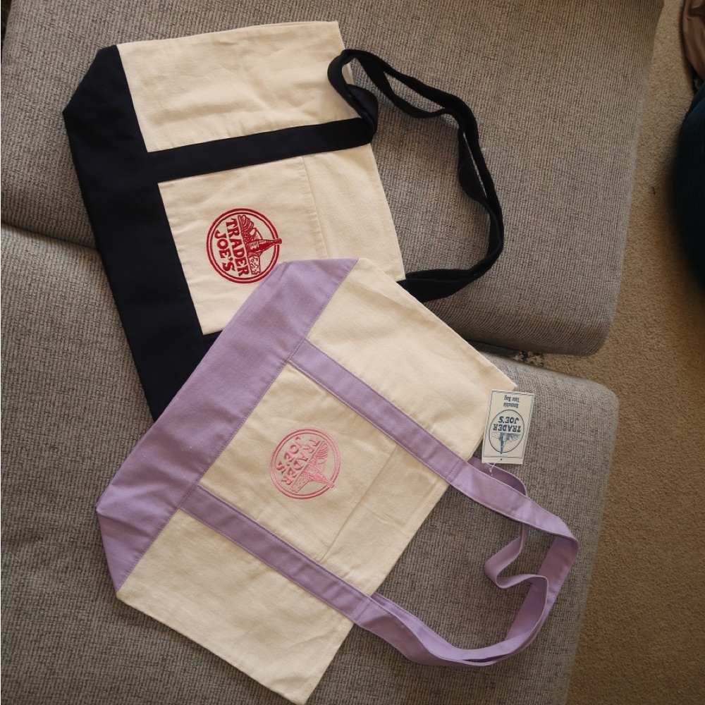 TRADER JOE’S LARGE TOTE BAG